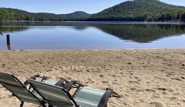 Old Timberline Inn - Lake Front Home with PRIVATE Sandy Beach Caroga Lake, NY