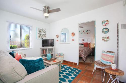 Old Town 1BR Short Drive to Downtown and Beaches 84