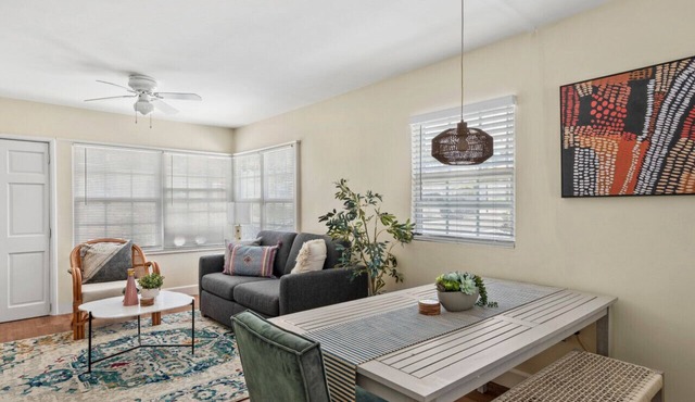 Old Town 2 Bedroom | Walk to Everything | 2 Parking Spaces