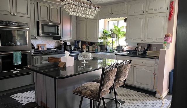 Old Town 2BD1BA, Pet friendly