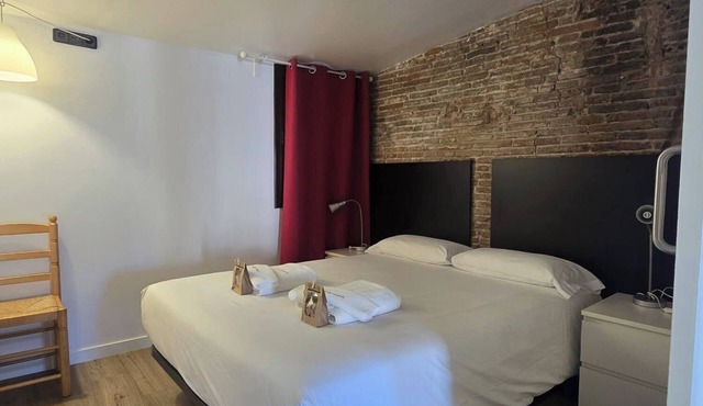 Old town apartment 1hab con terraza comun