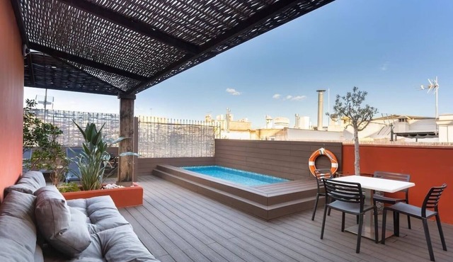 Old Town building with rooftop terrace and pool! Unbeatable Location!