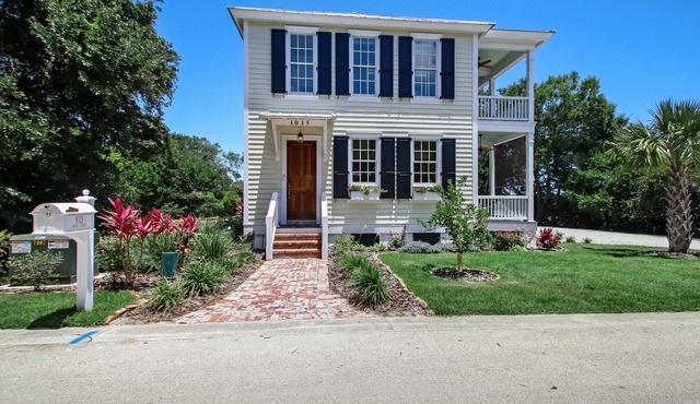 Old Town Casita 3BR/3BA 10 minutes to downtown and the beach