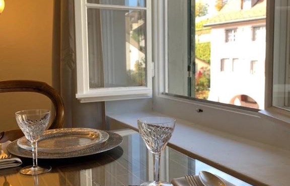 Old Town Charm & Central Location in Rapperswil