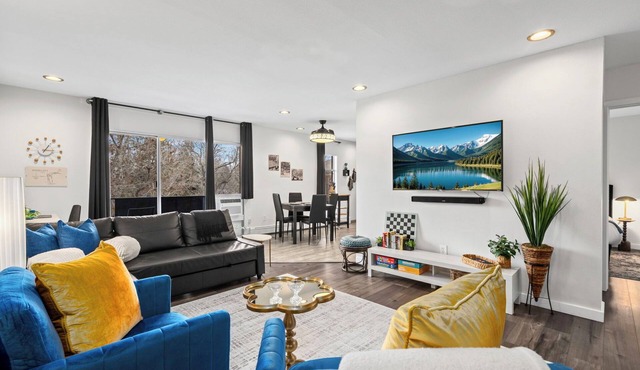 Old Town Condo Near CSU | Pool, Sauna, Gym & Bikes