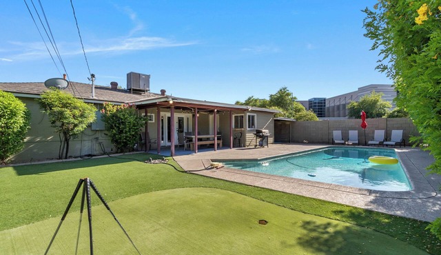 Old Town Desert Vibes | Pool + Putting Green + Pet Friendly! 🐶
