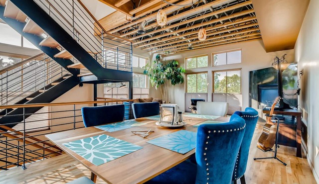 Old Town Loft Oasis With Amazing Rooftop Deck!