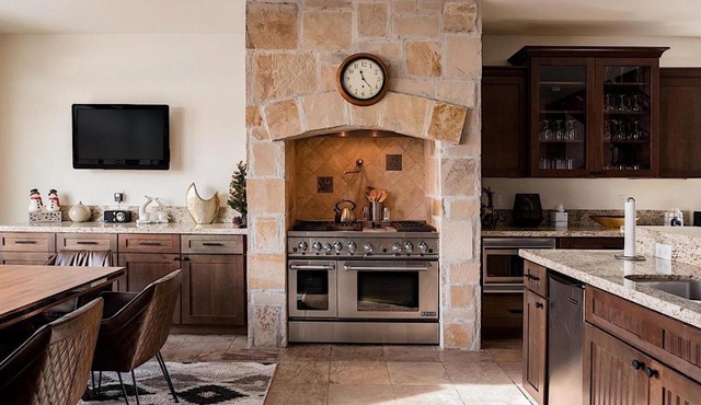 Old Town Luxury by Casago