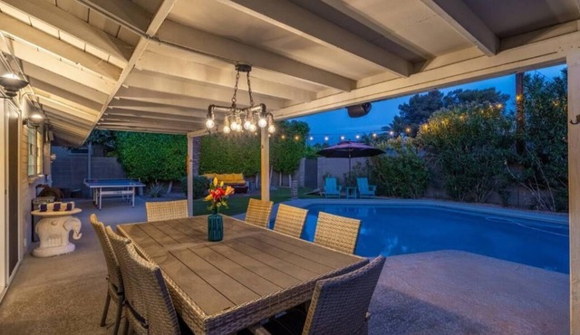 Old Town Mid Century Mod Oasis