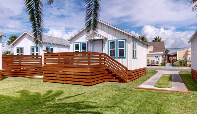 Old Town Port A , Pet Friendly, Golf Cart Access