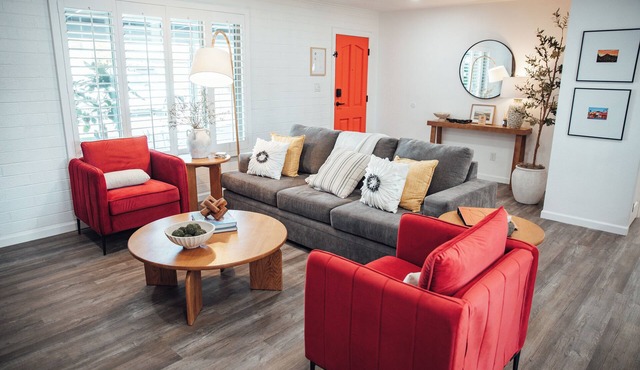 Old Town Retreat Walkable Renovated Firepit Camelback Views Yard
