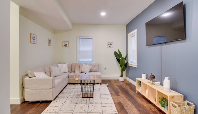 ‘Old Town Rodney Suites’ Apt: Steps to Lititz Park