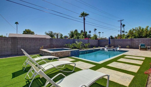Old Town Scottsdale Home With Backyard Oasis