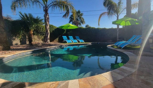 Old Town Scottsdale modern decor big pool hot tub TV on patio Comfort Convenient
