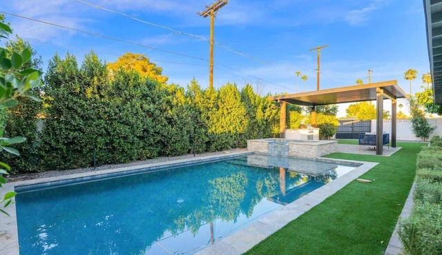 Old Town Scottsdale w/Pool, Spa, Walk to Nightlife