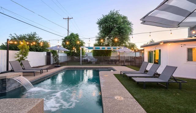 Old Town Stunner Bocce Backyard w/Free Heated Pool