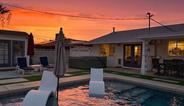 Old Town VACATION SPECIAL! Heated Pool, Spa, Garden Bonus Rm + near Golf & Lake