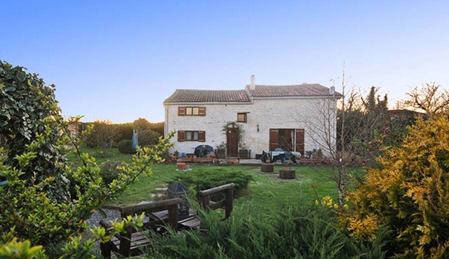 Old, Traditional, Charentaise House, Peaceful Vineyard Location