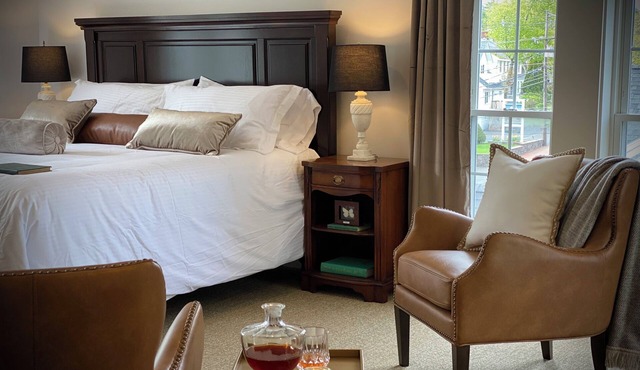 Old Village Inn - King Room