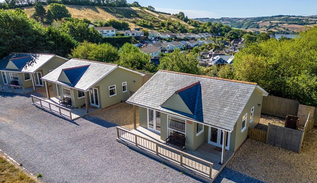 Old Walls Vineyard - Pet Friendly Lodge