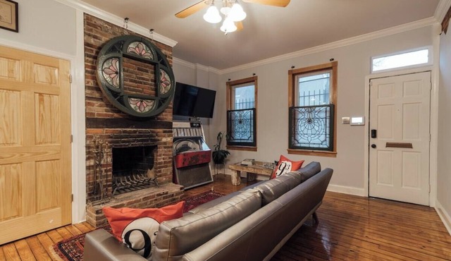 Old-World Charm House with Roof Deck in Ave of the Arts, Philadelphia