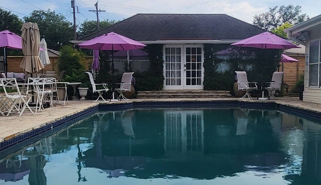 Old World Charm Poolside Cottage in San Antonio
