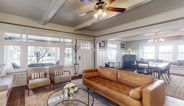 Old Yacht Club Inn All-Suite Getaway - 1 Block to East Beach, Walk Everywhere