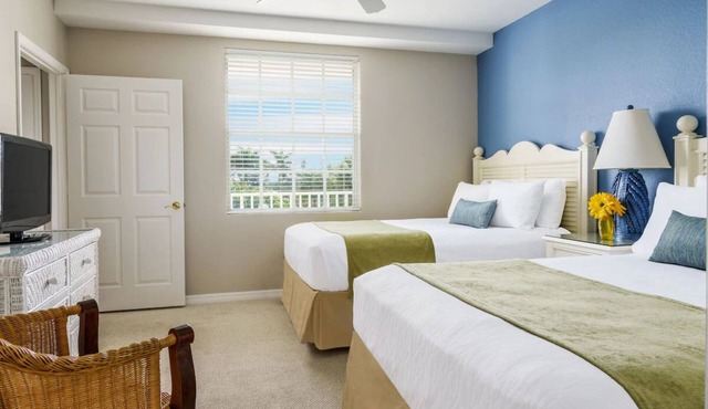 Olde Marco Island Inn, Classic 2BR w/Lanai + Peaceful Views