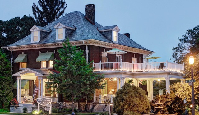 Olde Square Inn B&B