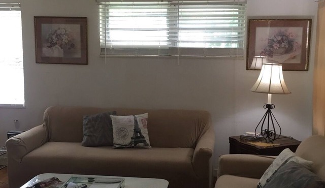 Older cozy efficiency home near downtown Birmingham and UAB