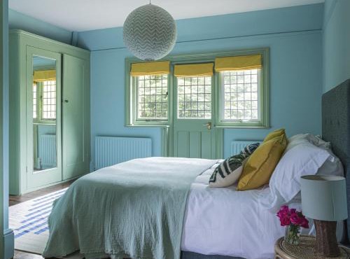 Oldestairs House - Coastal home on the beach