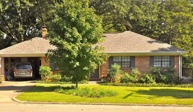 Ole Miss Rental Walking Distance to Stadium, Grove & Square