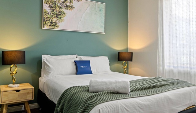 Oleander - The Charming Glandore Cottage