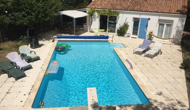 OLERON rents house in the pines, near beach, heated swimming pool, terrace, garden