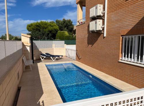 OLIVA HOLIDAYS 1