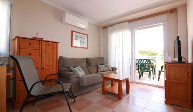 OLIVA HOLIDAYS 2- BY THE SEA WITH SWIMMING POOL