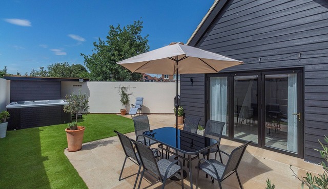 Olive Breeze is a bright spacious property in the old part of Felixstowe.