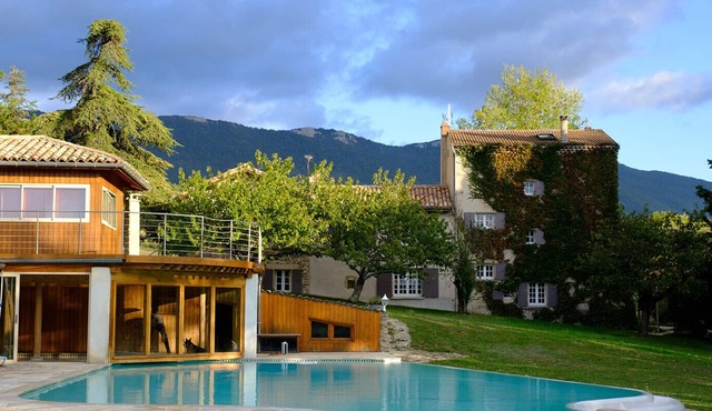 Olive House in the Heart of the Baraque Originelle