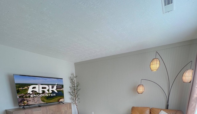 Olive Tree Oasis - 10 Minutes to the Ark!n