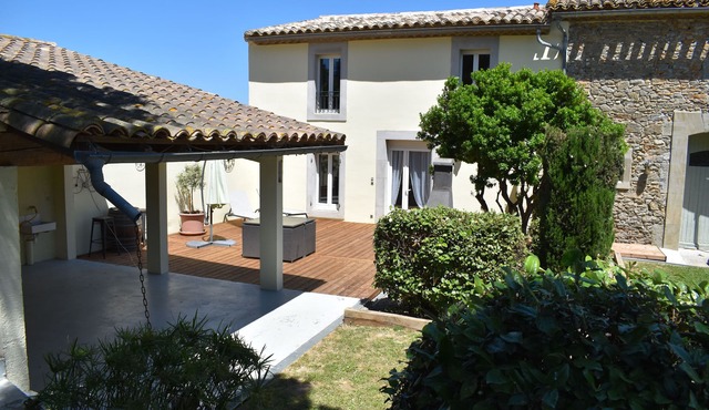 Olive Tree, Superb gîte, Heated Pool near Carcassonne, overlooking Canal du Midi