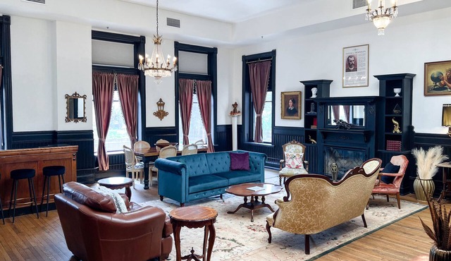 Oliver Inn | Suite 12 | The Grand Chamber