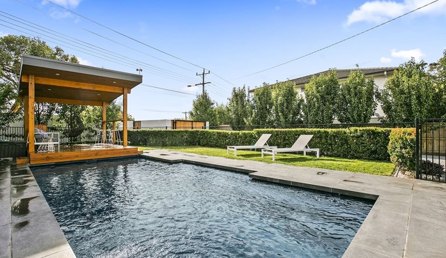 Olivers Hill Oasis - The Ultimate Family Entertainer