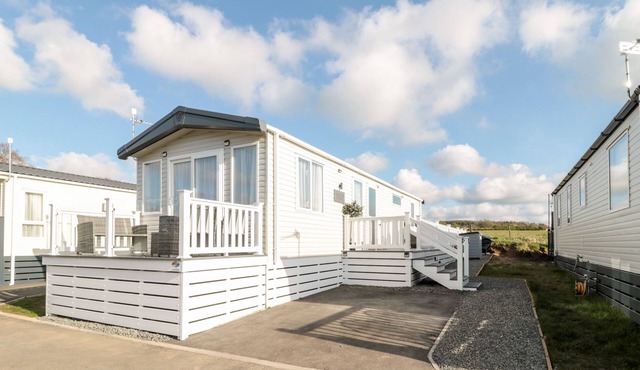 OLIVES PLACE, pet friendly, with hot tub in Felton