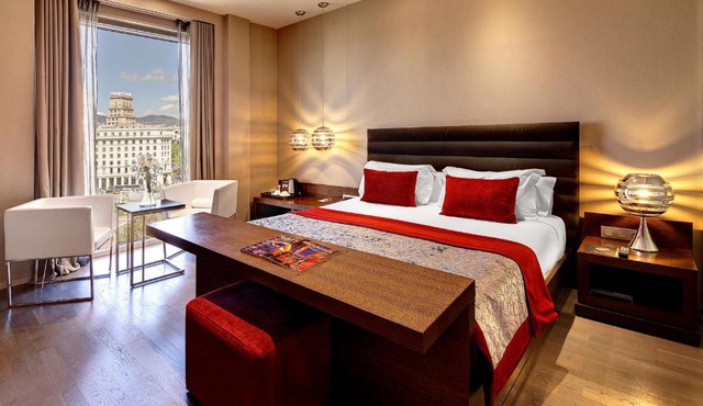Olivia Plaza Hotel