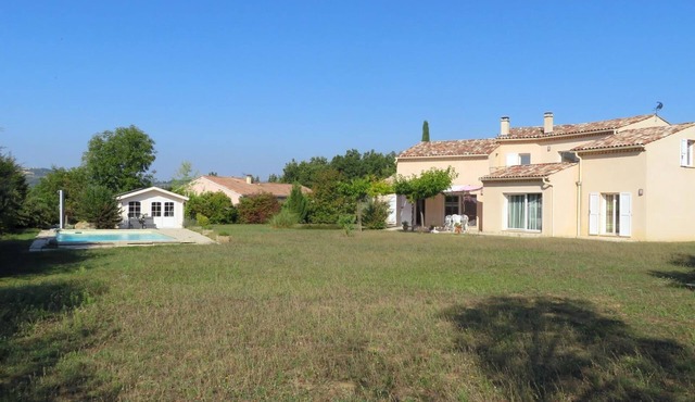 Olivianne, charming french house with swimming pool
