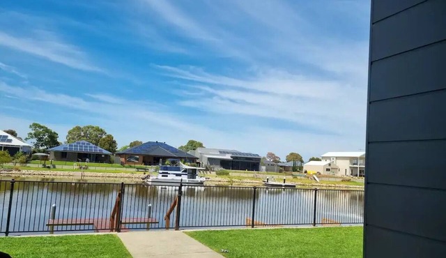 Olley's Place - Wellington Marina