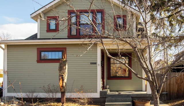 Ollie's House: Cozy Home, A Walk Away from Downtown/MSU