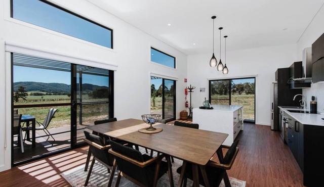 Olliedean Retreat Dual Cottages with Scenic Views