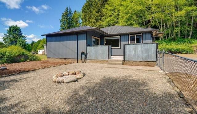 Olympic Peninsula Vacation Rental: 1 Mi to Water