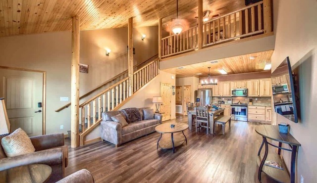 OM A6A8 Gruene Road Hideaway at Old Mills Resort